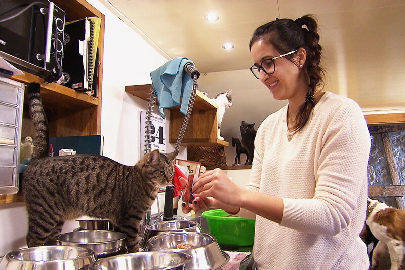 SRF bi de Lüt – Echte Tierhelden: Auf dem Gnadenhof von Janina und Stefanie Sutter – Bild: SRF1