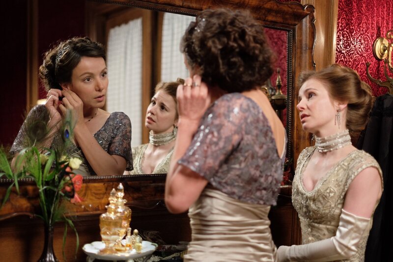Martha Aderhold (Julia Koschitz), Constanze von Traunstein (Josefine Preuß). – Bild: ORF 2