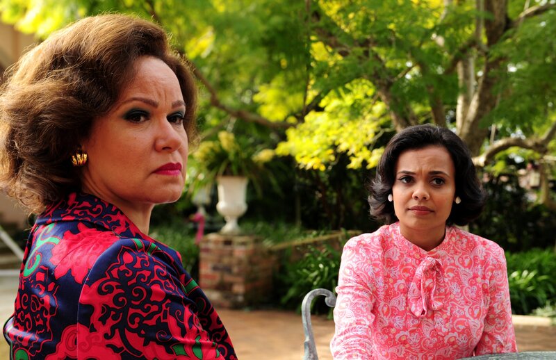 Martha Tennant (Miranda Tapsell, r.) – Bild: Tony Mott