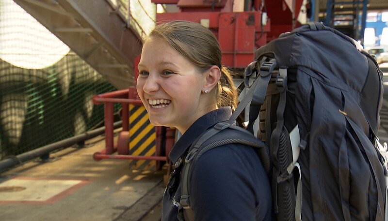 Allein unter 25 Männern – Julia Nettlenbusch, Auszubildende zur Schiffsmechanikerin. – Bild: NDR/​doc.station
