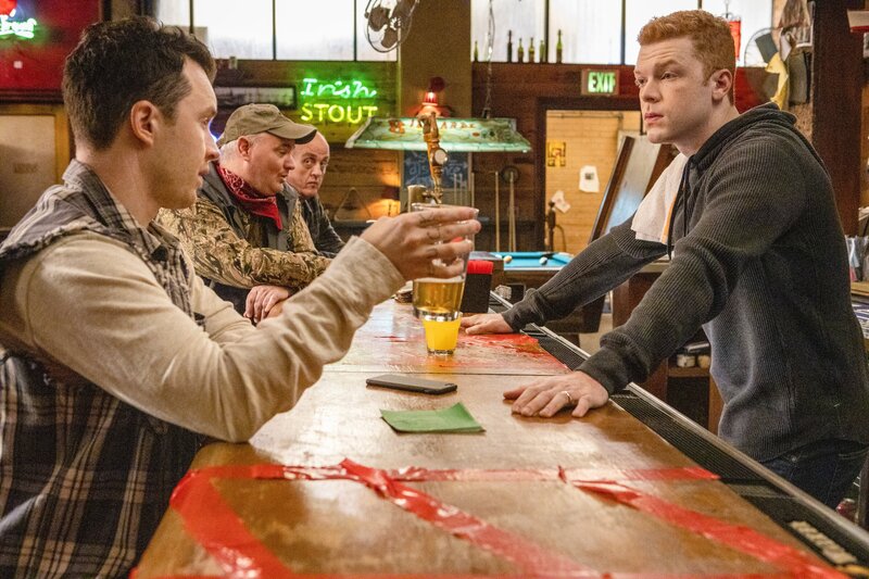 Noel Fisher (Mickey Milkovich, li.), Cameron Monaghan (Ian Gallagher, re.). – Bild: ORF/​TELE-München/​Warner/​Showtime/​Paul Sarkis