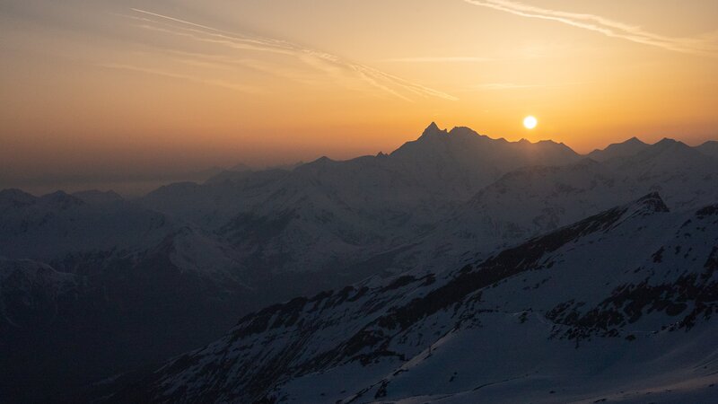 Landschaftsbild bei Dreharbeiten. – Bild: ServusTV /​ Wild Nature Film /​ Otmar Penker