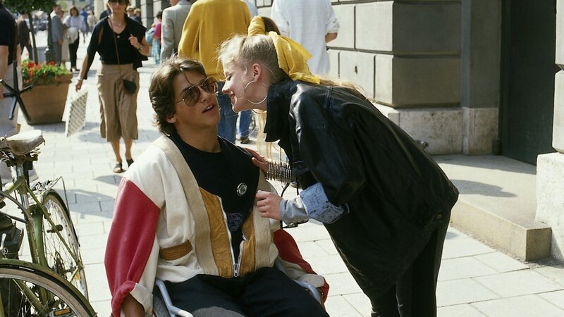 Anna (Silvia Seidel) macht sich große Sorgen um ihren Freund Rainer (Patrick Bach), der aufgrund seiner Krankheit verzweifelt ist. – Bild: ZDF und Nicole Kahlert