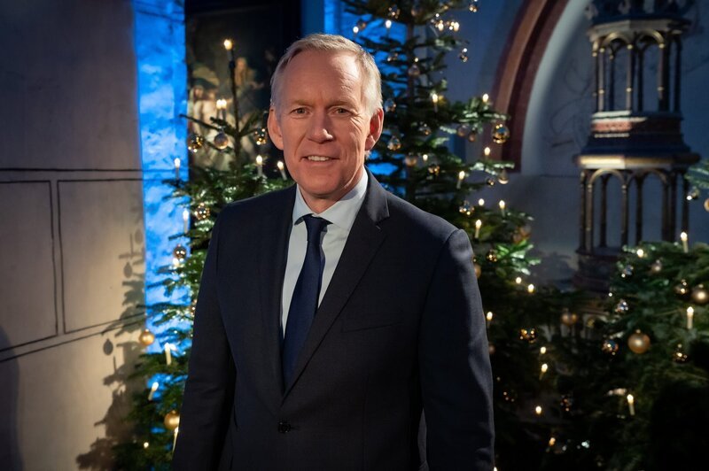 Johannes B. Kerner führt durch das Konzert des Bundespräsidenten im hessischen Dieburg. – Bild: Claudius Pflug / ZDF Johannes B. Kerner führt durch das Konzert des Bundespräsidenten im hessischen Dieburg. – Bild: Claudius Pflug / ZDF