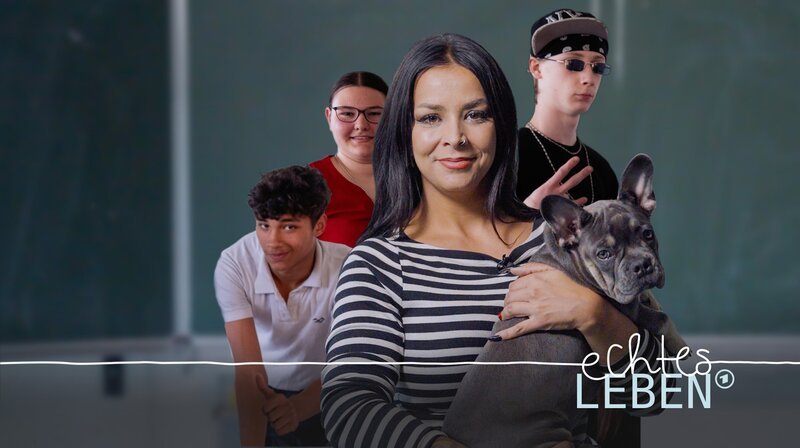 Julia sieht zuerst die Stärken ihrer Schüler! Schulabbrechern gibt sie noch eine Chance auf einen Abschluss. Ein Schuljahr hat sie Zeit, die Jugendlichen auf die entscheidende Prüfung vorzubereiten. – Bild: SWR/​Lars Reuther