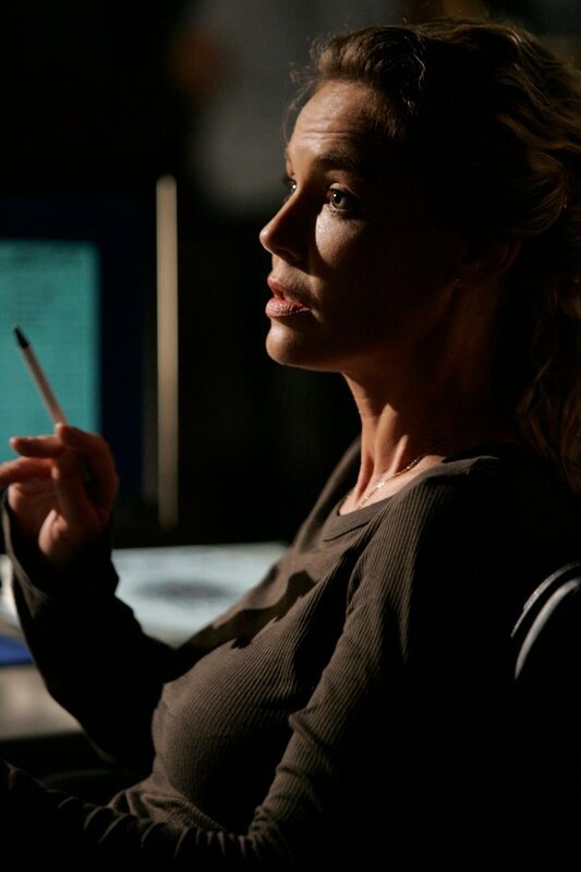 Connie Nielsen als Detective Dani Beck – Bild: RTLup