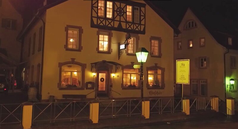 Der „Hirschen“ in Britzingen im Markgräflerland ist ein Juwel der deutschen Gastronomieszene: Eine gute, alte Dorfwirtschaft, in der sich vom Musikverein bis zum Stammtisch alle treffen. – Bild: SWR