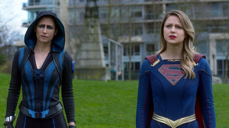 Alex Danvers alias Sentinal (Chyler Leigh, l.); Kara alias Supergirl (Melissa Benoist, r.) – Bild: 2021 The CW Network, LLC. All Rights Reserved. Lizenzbild frei