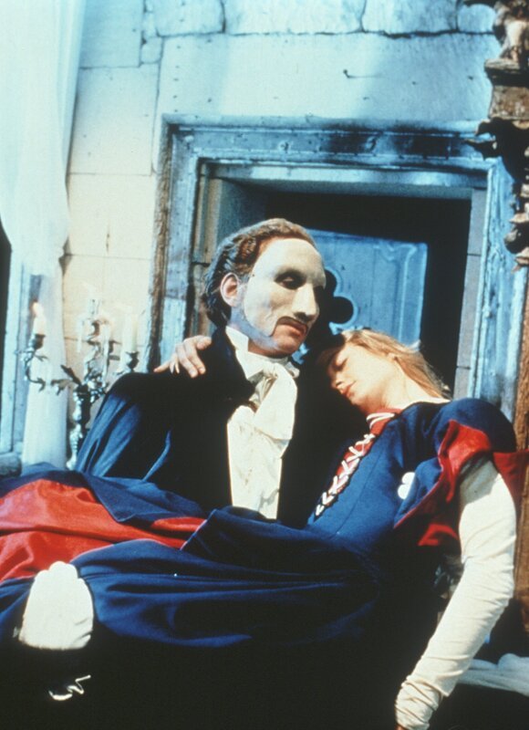 The Phantom (Charles Dance), Christine Daeé (Teri Polo) – Bild: Polsat/​DF1