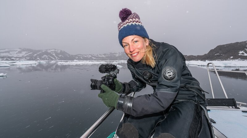 NORDDEUTSCHER RUNDFUNK: „Geister der Arktis – Eishaie“ – Unterwasserkamerafrau und Tierfilmerin Christina Karliczek ist in Grönland auf der Spur der faszinierenden Eishaie. – Bild: NDR/​DOCLIGHTS GMBH/​BLACK CORAL FILMS AB/​Uli Kunz