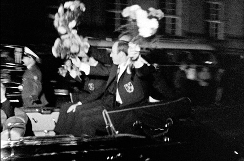 Das Jahr 1966 – Studenten protestieren, langhaarige Jugendliche erhitzen die Gemüter, ein sowjetisches Militärflugzeug stürzt in den Stößensee und die SED feiert Geburtstag. Eine Berlin-Chronik der Superlative: 30 Folgen, Jahr für Jahr erzählt, von 1961, dem Jahr des Mauerbaus, bis 1990, dem Jahr der Wiedervereinigung. – Empfang der Fussball-Vize-Weltmeister in Berlin – Bild: rbb