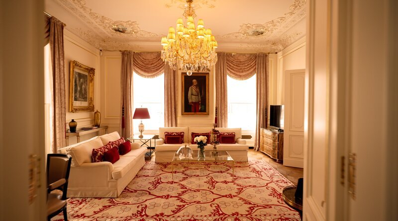 Adlon, Sacher, Ritz und Co.: Die großen Hotels als Schauplätze der Geschichte und menschlicher Dramen. – Bild: ZDF und Anthony R. Miller