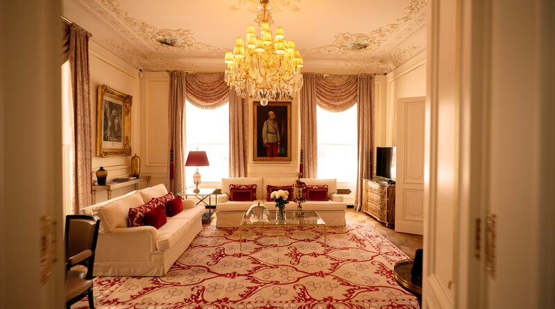 Adlon, Sacher, Ritz und Co.: Die großen Hotels als Schauplätze der Geschichte und menschlicher Dramen. – Bild: ZDF und Anthony R. Miller