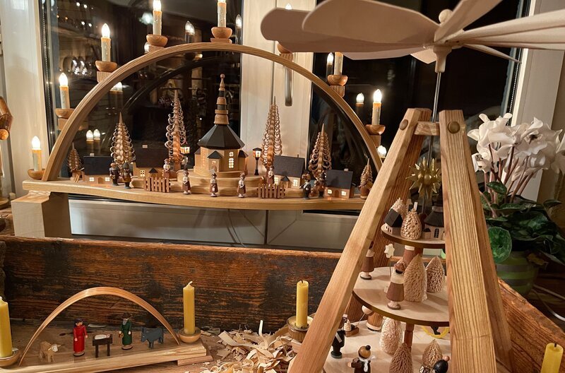 Das Erzgebirge ist die Heimat von Pyramide, Schwibbogen, Räuchermann und Co. – Bild: NDR/​Mike-Thomas Römisch