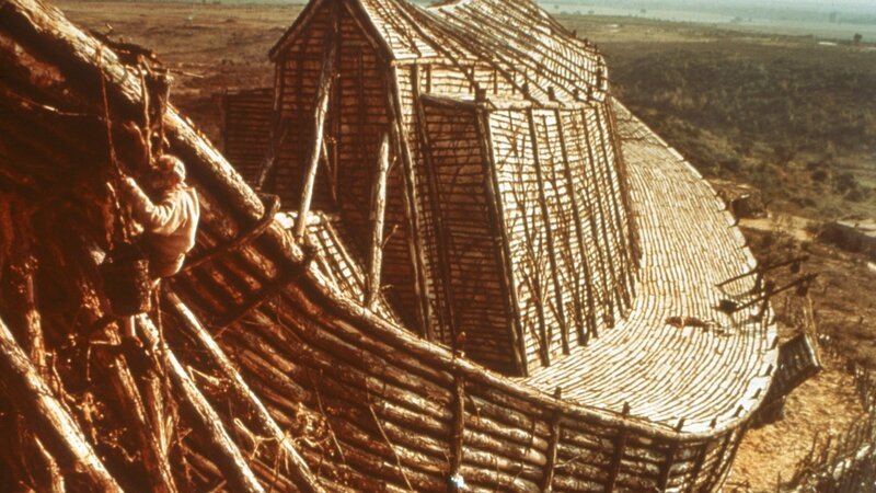 Noah (John Huston) befolgt gehorsam Gottes Rat, nachdem dieser eine riesige Sintflut angekündigt hat, und baut zur Rettung seiner Familie und zahlreicher Tiere eine riesige Arche. – Bild: ZDF und Franco Nero, 20th Century Fox Noah (John Huston) befolgt gehorsam Gottes Rat, nachdem dieser eine riesige Sintflut angekündigt hat, und baut zur Rettung seiner Familie und zahlreicher Tiere eine riesige Arche. – Bild: ZDF und Franco Nero, 20th Century Fox