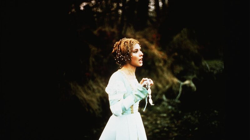 Prinzessin Anna (Adriana Tarabkova) musste ihres Hochmuts wegen einen armseligen Bettler heiraten. – Bild: ZDF und Taurus-Film