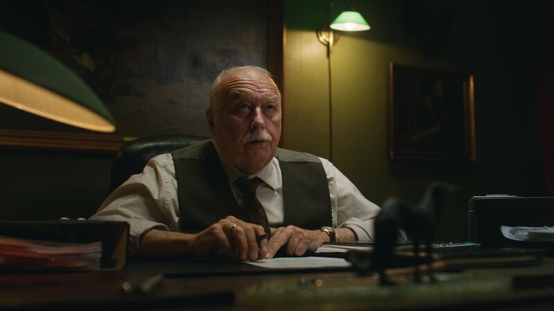 Unternehmer Alfons Dahlmann (Thomas Thieme) will sich aus seiner Firma zurückziehen. – Bild: ZDF und Maximilian Hoever Unternehmer Alfons Dahlmann (Thomas Thieme) will sich aus seiner Firma zurückziehen. – Bild: ZDF und Maximilian Hoever