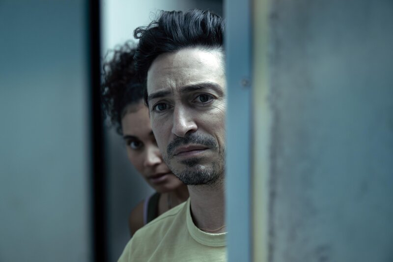 Cassie (Perry Mooney, l.); Andy Pruden (Ben Feldman, r.) – Bild: David Dare Parker