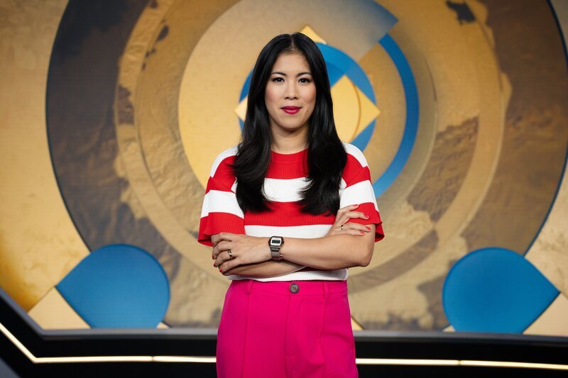 Die ZDFneo-Wissenschaftssendung von Dr. Mai Thi Nguyen-Kim: „MAITHINK X“ trennt Fake News von Fakten und zeigt, wo die echten Gefahren liegen. – Bild: ben knabe /​ ZDF und ben knabe