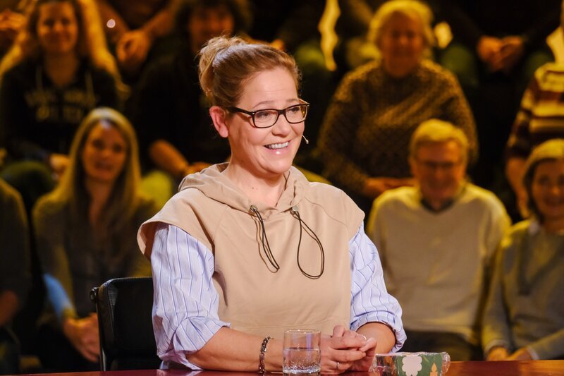 Was gibt es Neues? – Passend zum Thema „Welttag des Schneemanns“ … – Im Bild: Monica Weinzettl. – Bild: ORF/​Günther Pichlkostner