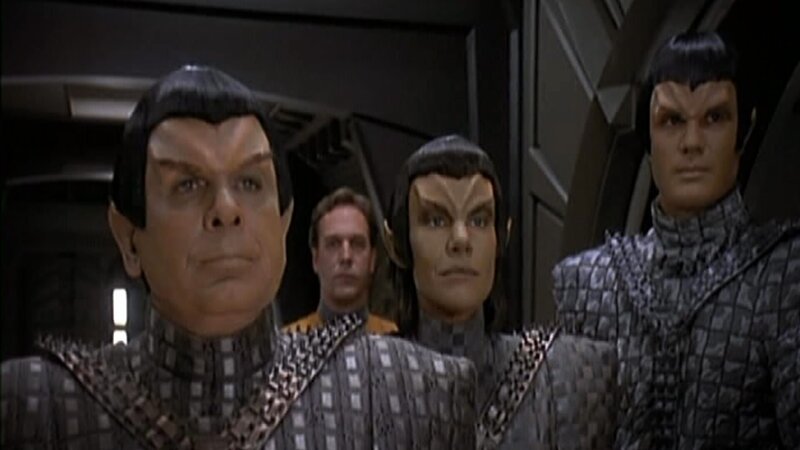 Ruwon (Jack Shearer) und Karina (Annette Helde) – Bild: Tele 5