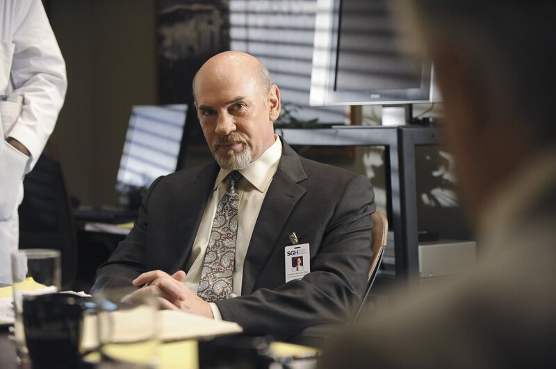 Plant eine Zusammenlegung vom Seattle Grace und dem Mercy West: Larry Jennings (Mitch Pileggi) … – Bild: American Broadcasting Companies, Inc. /​ Eric McCandless