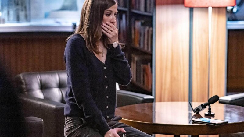 Erinnerungsforscherin und Rechtspsychologin Dr. Jasmin Braun (Alexandra Maria Lara) – Bild: RTL /​ Hardy Brackmann