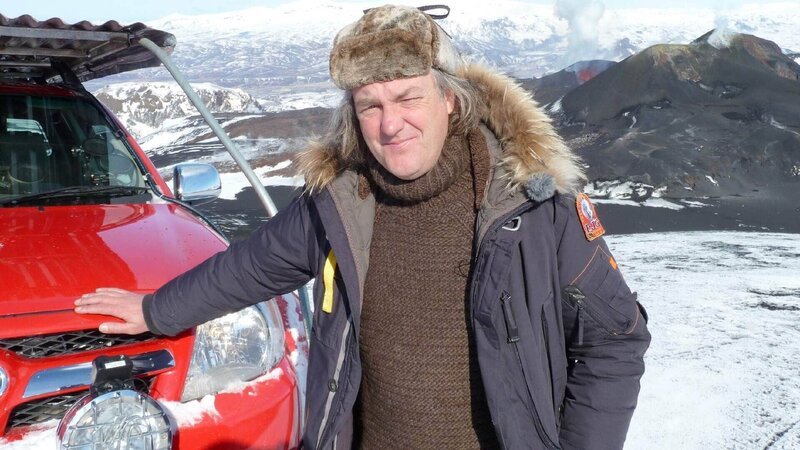 James May fährt mit dem Toyota Hilux Pick Up zum aktiven Vulkan Eyjafjallajkull. – Bild: TVNOW /​ BBC Worldwide