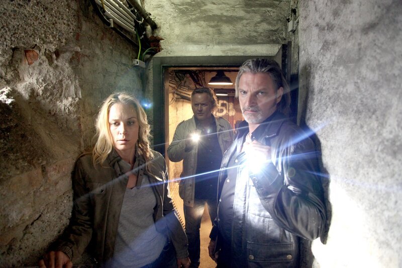 Lilian Klebow (Penny Lanz), Gregor Seberg (Helmuth Nowak), Stefan Jürgens (Carl Ribarski). – Bild: ORF 1