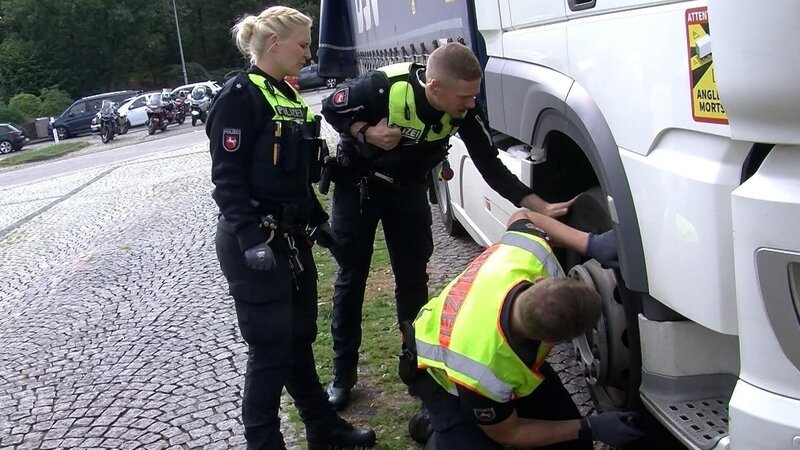 Das Einsatzgebiet des Autobahn-Polizeikommissariats Ahlhorn deckt vier niedersächsische Landkreise ab  +++ Die Verwendung des sendungsbezogenen Materials ist nur mit dem Hinweis und Verlinkung auf RTL+ gestattet. +++ – Bild: RTL /​ Sunflightmedia Production