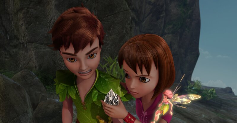 Der Zorn aus dem Stein der Zwietracht ist auf Peter Pan übergegangen. Wendy und Tinker Bell begleiten ihn zum Vulkan, in den er den Stein zusammen mit seinem schlimmsten Feind in Nimmerland werfen muss. – Bild: ZDF /​ DQ Entertainment