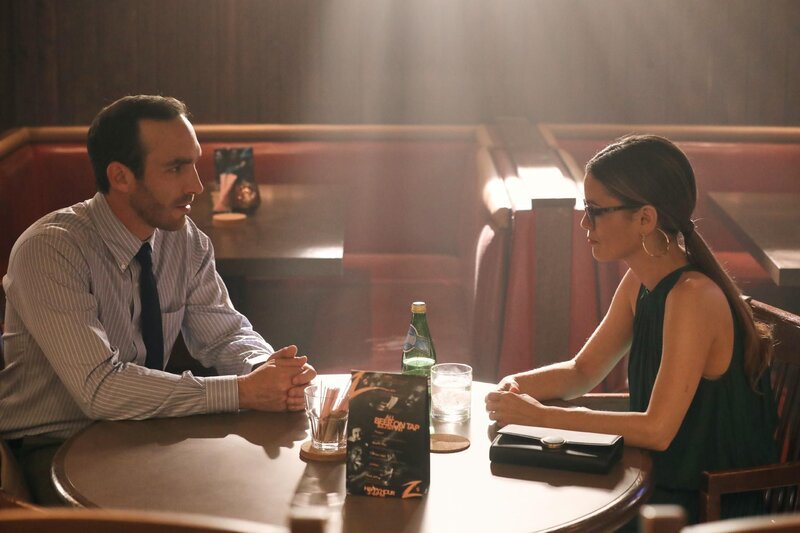 Nick Brannon (Ryan Hes) und Sam Swift (Rachel Bilson). – Bild: RTL Deutschland