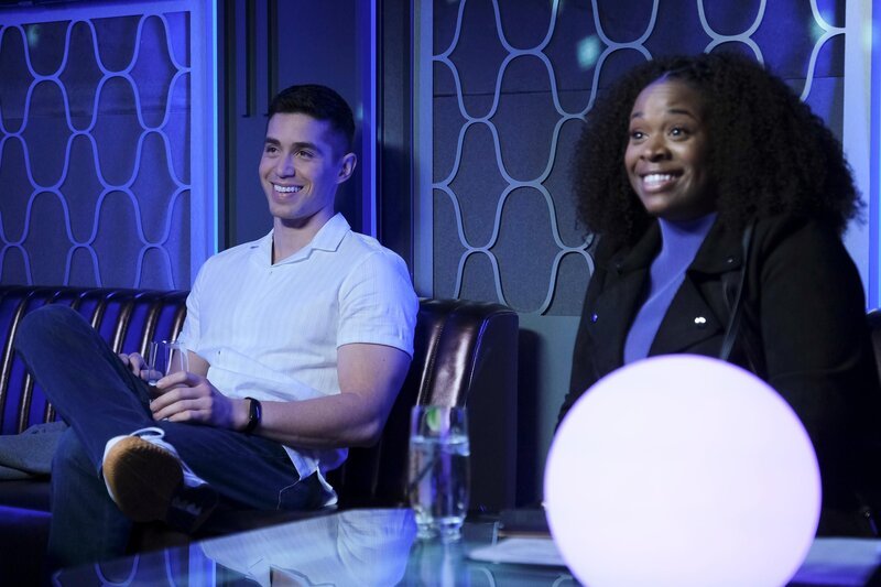 Dr. Daniel Perez (Brandon Larracuente) und Dr. Jordan Allen (Bria Henderson) – Bild: RTL /​ 2023 Sony Pictures Entertainment. All Rights Reserved.