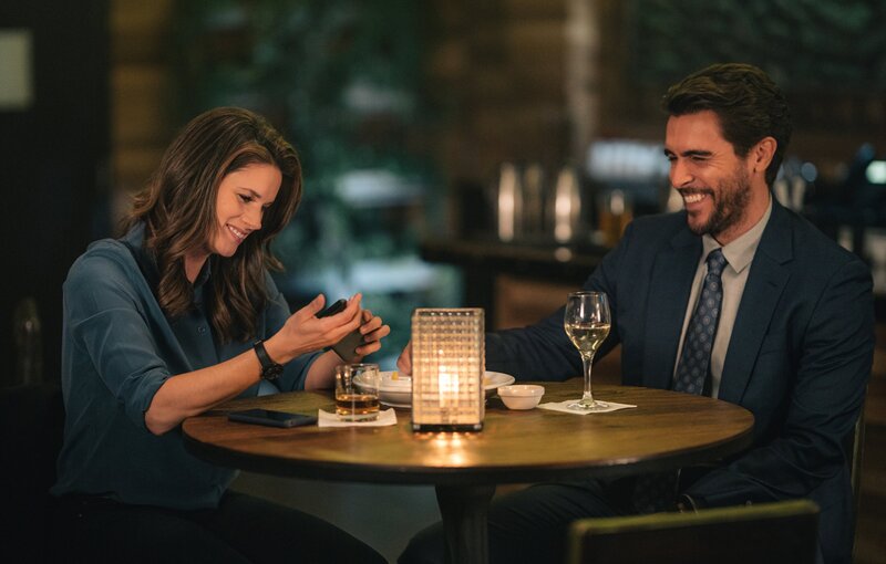 Special Agent Maggie Bell (Missy Peregrym, l.); Nestor Vertiz (Josh Segarra, r.) – Bild: CBS Broadcasting Inc. /​ Michael Parmelee