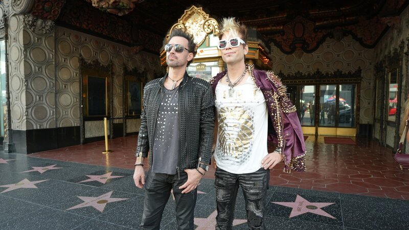 Andreas (l.) und Chris Ehrlich (r.) auf dem „Hollywood Walk of Fame“ – Bild: ZDF und Carina Hlusiak