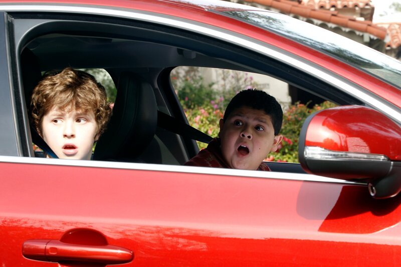 L-R: Luke Dunphy (Nolan Gould), Manny Delgado (Rico Rodriguez) – Bild: ViacomCBS /​ Hopper Stone