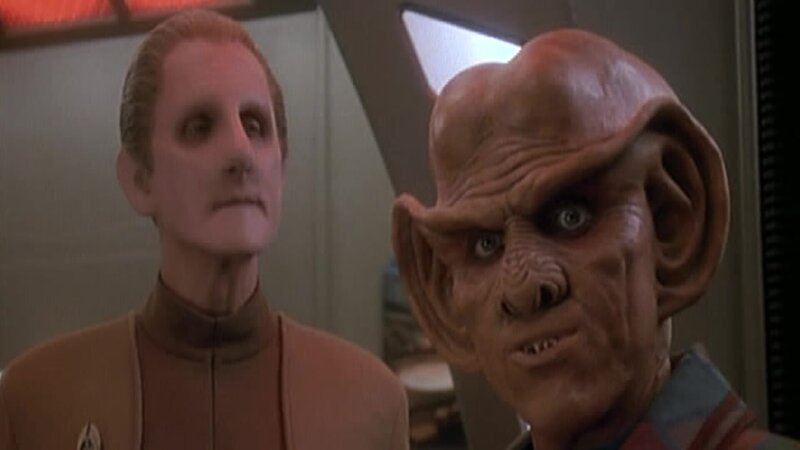 Constable Odo (Rene Auberjonois) und Quark (Armin Shimerman) – Bild: Tele 5