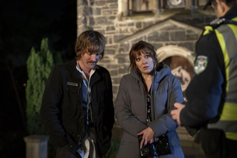 Greg (Richard Davis, l.); Lauren (Katherine Parkinson, r.) – Bild: Sat.1 emotions