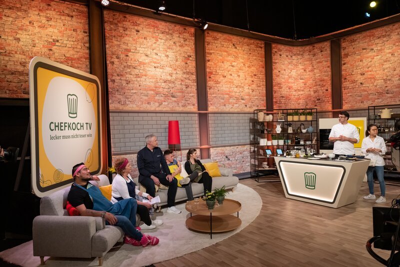 Diego Serratos, Sabine Schmelzer, Alexander Herrmann, Jan Klose, Kathrin Deininger, – Bild: RTL