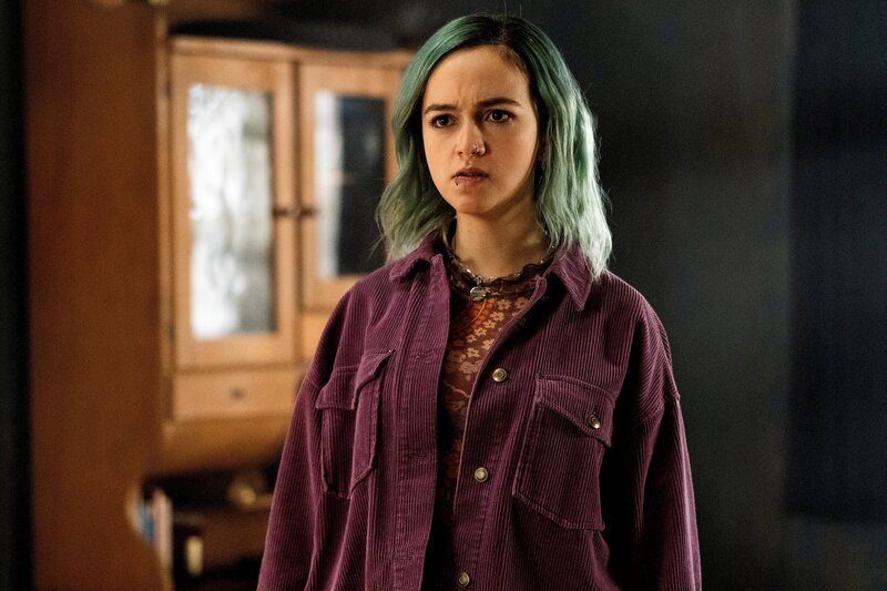 RESIDENT ALIEN -- „Here Comes My Baby“ Episode 307 -- Pictured: Taylor Blackwell as Liza Vanderspeigle – Bild: SYFY /​ Universal