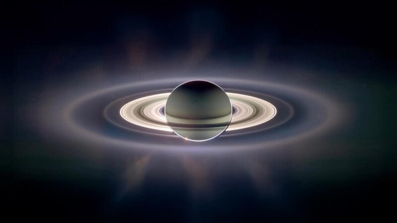 Der Planet Saturn in eindrucksvoller Gegenlichtaufnahme – seine leuchtenden Ringe offenbaren die filigrane Schönheit kosmischer Strukturen. – Bild: WELT