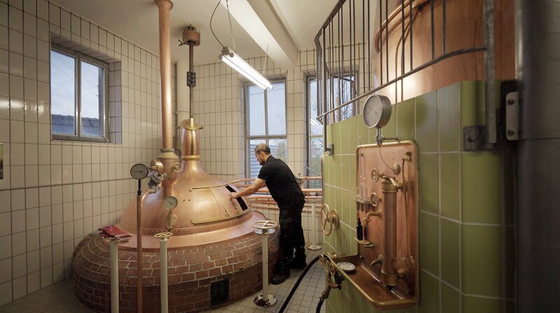 SWR Fernsehen HANDWERKSKUNST, „Wie man ein Bier braut“. Im Sudhaus. – Bild: SWR /​ SWR Presse/​Bildkommunikation