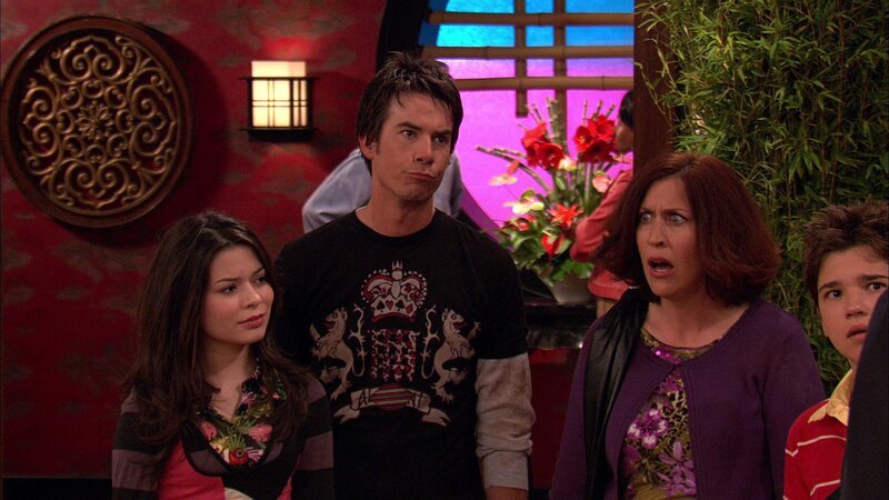v.li.: Carly Shay (Miranda Cosgrove), Spencer Shay (Jerry Trainor), Marissa Benson (Mary Scheer), Freddie Benson (Nathan Kress) – Bild: Paramount