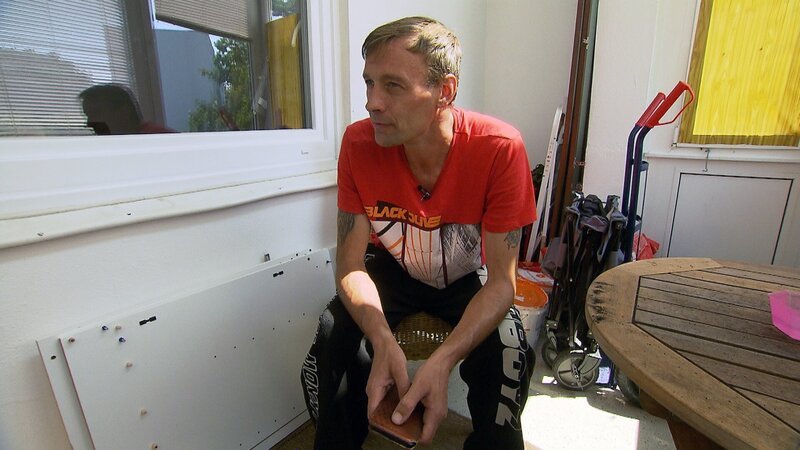 Stephan (42) kämpft um einen Neustart mit Nicole, trotz seiner Alkoholsucht – Bild: RTLZWEI