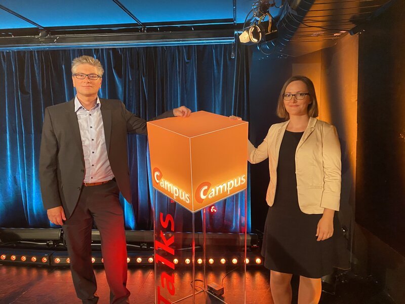 Prof. Franz Pfeiffer und Prof. Dr. Corinna Reinhardt. – Bild: BR/​Marinus Zängerl