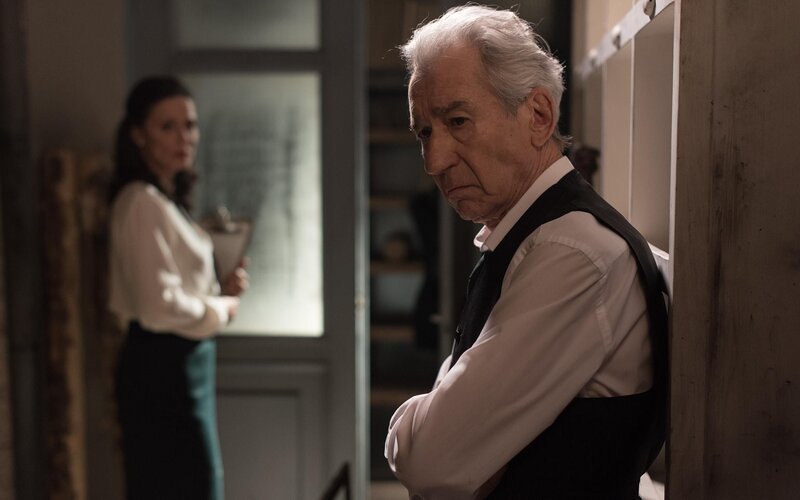 Emilio López (José Sacristán, r.) – Bild: Enrique Baró Ubach