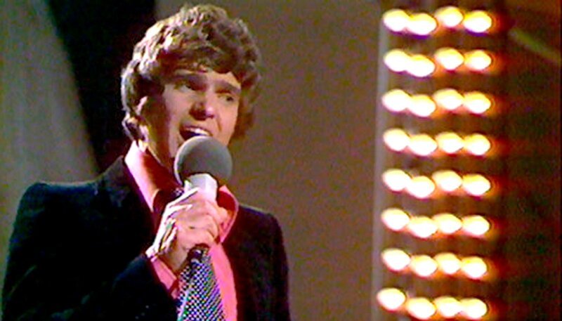 Die 1970er sind das Schlagerjahrzehnt in Deutschland: Die deutschsprachigen Hits dominieren die Hitparaden mit ihren eingängigen, fröhlichen Melodien. Es ist die Zeit des Aufbruchs und der Suche nach Freiheit. Eine fantastische Zeitreise – jeder Clip ist aus dieser Zeit und spiegelt den Geist authentisch wider. – Bild: SWR/​rbb