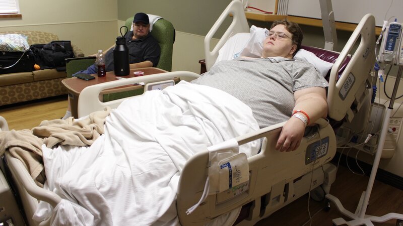 Holly is in a hospital bed. – Bild: Discovery Communications, LLC