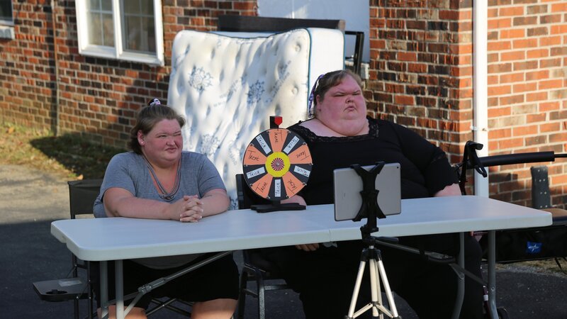 Amy and Tammy record their Halloween YouTube special. – Bild: Scott Ippolito /​ TLC /​ Discovery Communications, LLC