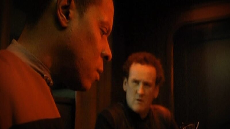 Benjamin ‚Ben‘ Sisko (Avery Brooks) und Miles O’Brien (Colm Meaney) – Bild: Tele 5